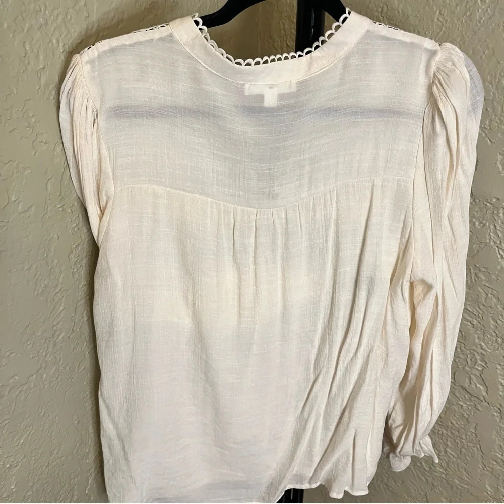 Ivory Lace Puff Sleeved Long Sleeve Blouse - Picture 5 of 7